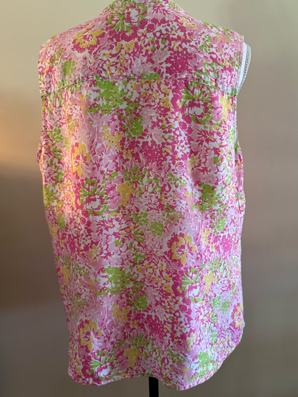 Kim Rogers Pink Floral Ruffle Sleeveless Blouse - Picture 2 of 3